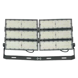 alt="Reflector LED Stadium 600W Idealux de alta potencia para iluminación profesional de canchas de fútbol 5, 7 y 11, estadios y otras instalaciones deportivas."